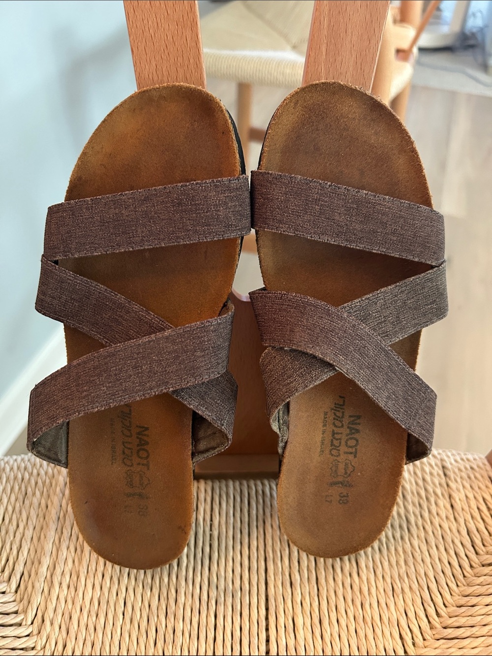 Naot  Naomi  brown sandals 38
